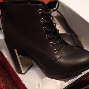 Black/Gold Zipper Ankle Boots